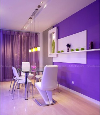 紫色餐廳讓用餐變成一種享受。 