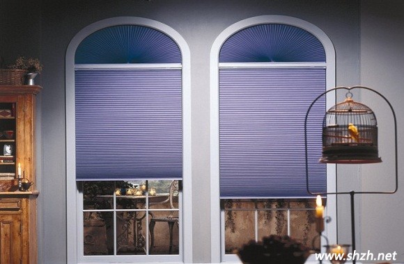 淡紫色羅馬風琴簾